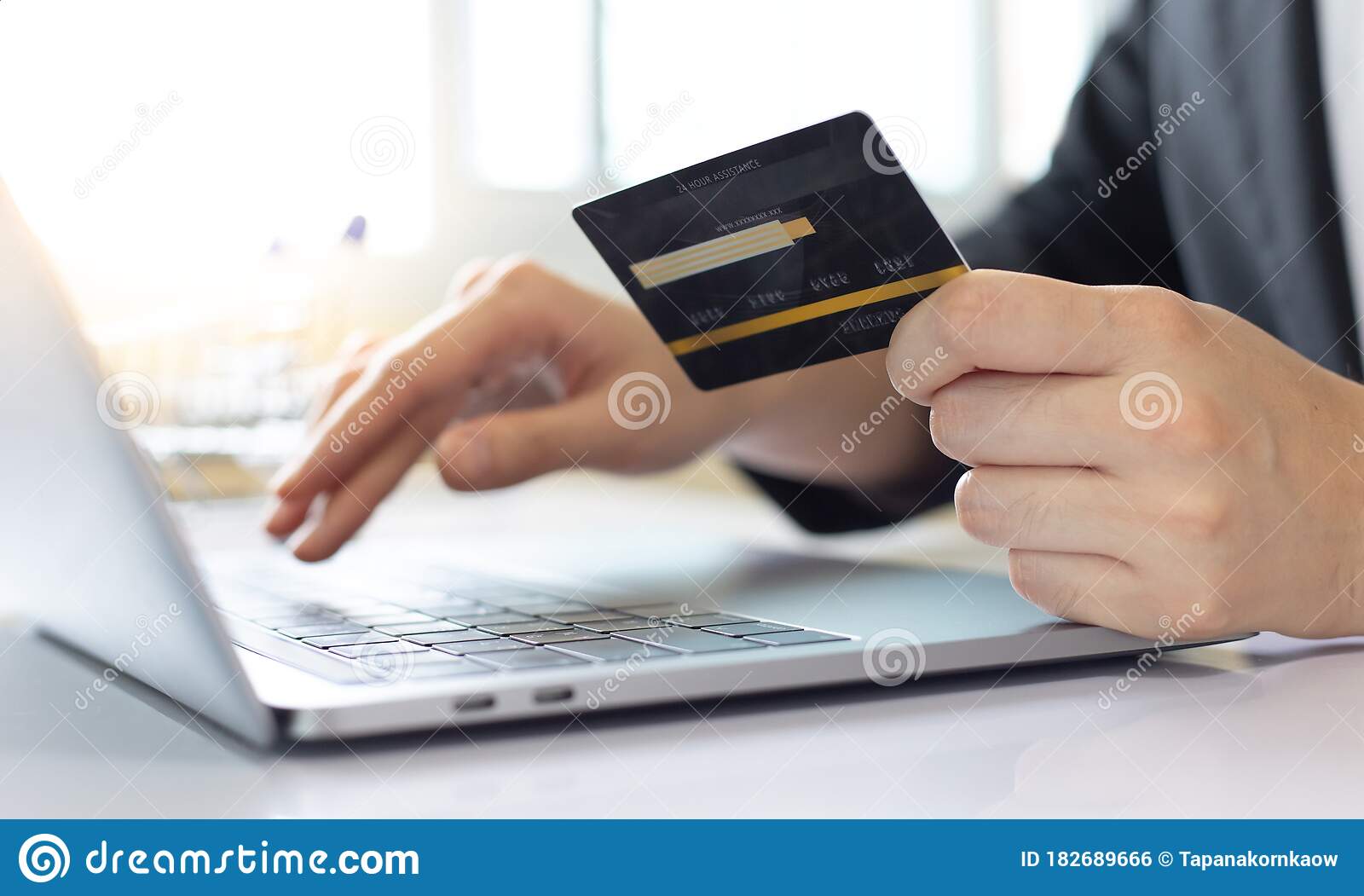 Ottenere la tua carta di credito online